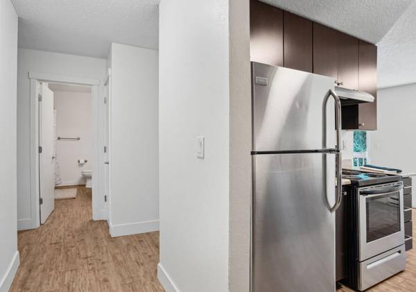 $1,495 / 2br - 1 MONTH HALF OFF! - Wonderful 2 Bedroom + Minutes from Downtown (Halsey & I-84)63842023239427121