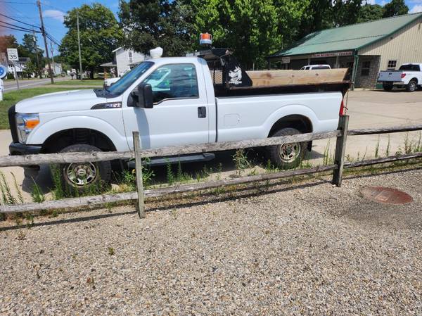 2012 Ford F350, 4x4, cabina sencilla, V8 de 6.2, cama volcadora de 8 pies, 71 000 millas - $11 395 (área de Fairfield/Ross, Ohio-Cincinnati)63470601666563121