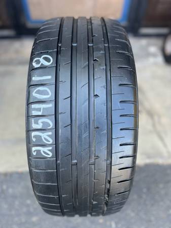 225-40-18 Goodyear Eagle F1 RUN FLAT 1