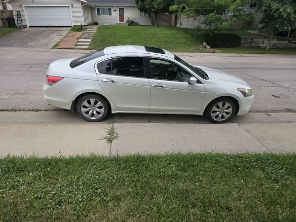 2009 honda accord - $5,000 (Gillette)63442874612225123