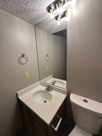 $1,325 / 2br - 1300ft2 - 13907 Fairhil Avenue (NW OKC)63670519953409124