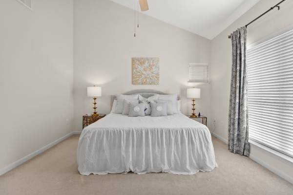$1900.00 / 2br - 2002ft2 - Modern 2 Bed/2 Bath Condo Near LSU - $1900/mo63678508523907121