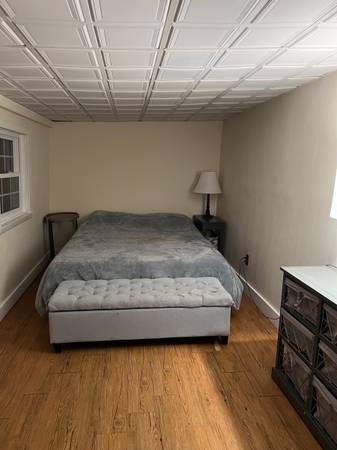 $1,299 / 1br - Wanted- Quiet Roommate Private Room w/queen bed (Methuen)63863244633859122