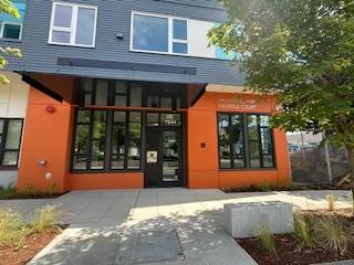 $1,400 / 1br - 691ft2 - Large 1bd 1bth Spacious , light rail , park, shopping 2mins away COME (RAINER VALLEY)63870757563395120