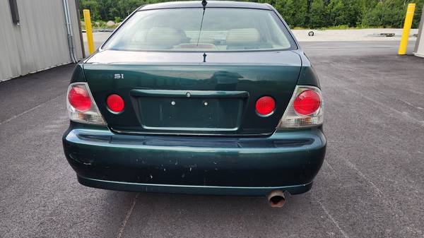 UNO DE UN TIPO 2001 LEXUS IS300 SEDÁN DEPORTIVO 70,000 MILLAS ORIGINALES - $5,000 (NUEVA HAMPSHIRE OCCIDENTAL)63622560370691122