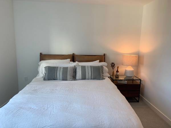 $2,929 / 1br - 716ft2 - Spacious 1 Bed 1 Bath with Great Floor Plan and Walk-in Closet - #1620 (Belltown/SLU - Offering 4 Weeks Free)63852482545923122