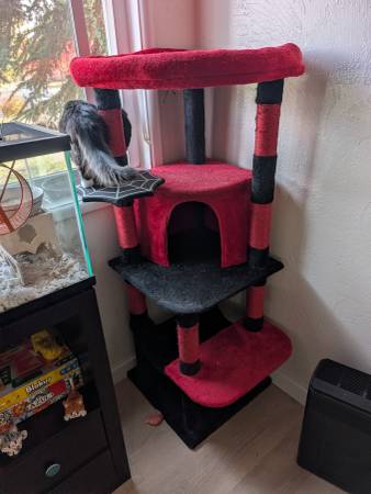 Goth cat tree 1