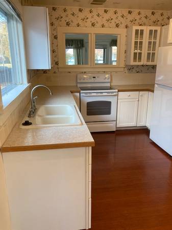 $1,795 / 1br - 750ft2 - Casa encantadora en alquiler (Chelan)63872312714113124
