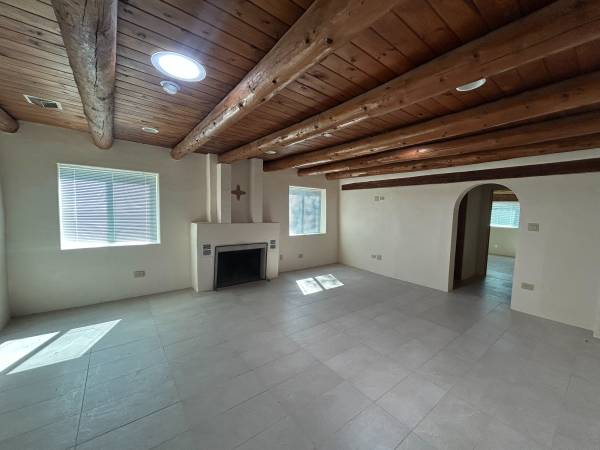 $2,300 / 4br - 2000ft2 - 317 Santistevan Ln (Taos)63806118064387122