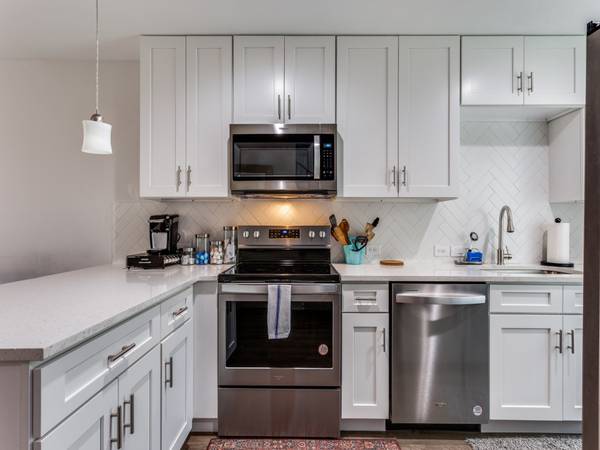 1.599.000 $ / 2 hab - 992 pies² - Piso en venta en el corazón del animado barrio 78704 de la ciudad. (Austin)63310800100995124