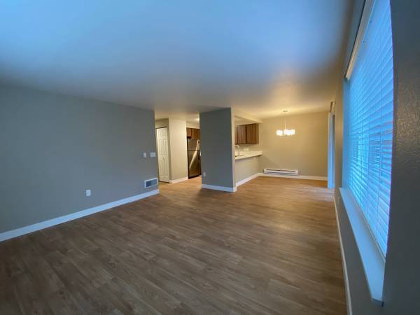 $1,895 / 2br - 1004ft2 - 👻 Ghostly Deals Await—6 Weeks Free & Reduced Rent! (Delta Ponds/Valley River)63977277246851123