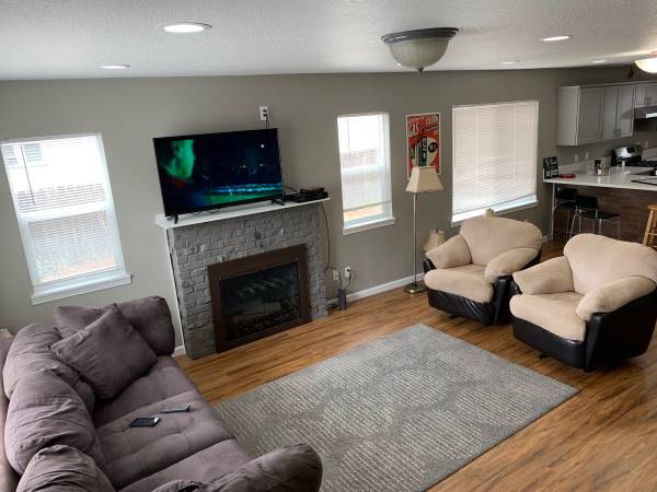 $650 Clean and Sober men’s 69th & Holgate (Portland)63842023559043120