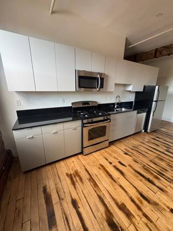 $3,900 / 1 dormitorio - 1000 ft² - Loft de artista bañado por el sol, con servicios incluidos (Boston)