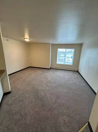 $1,949 / 3br - 1050ft2 - 3 Bed, 2 Bath. Great access to public transportation! We're nearby! (Anchorage)64004784081411122