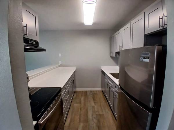 $1,850 / 2br - 860ft2 - Experience the best! 2 bed, 1 bath in Kent's hot spot. (Kent)64031307501827123