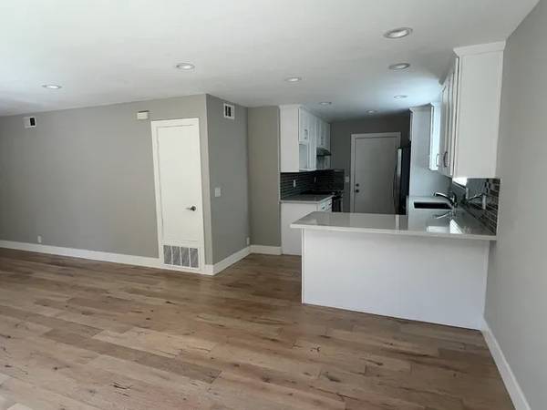 $2,350 / 3br - 1256ft2 - *-*Charming 3BR/2BA Home – Quartz Kitchen & 2-Car Garage!! (san jose downtown)63994100248706121