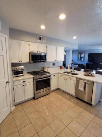 $500 / 1br - 600ft2 - Simplify Your Life – Peaceful Room Available Now (Charleston)64015947308290121