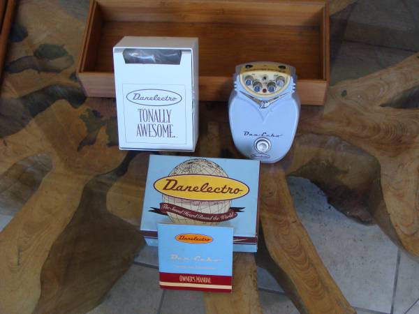 Danelectro Echo Foot Switch 1