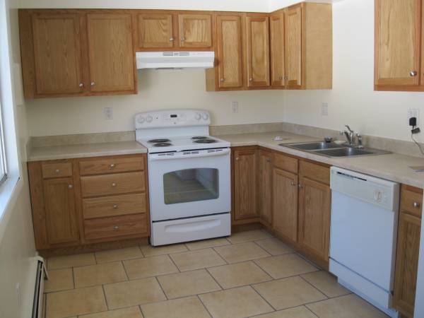 $1,395 / 2br - 800ft2 - Nice 2BD in Woodland Park- Includes Most Utils!... (Woodland Park)63686780973441124