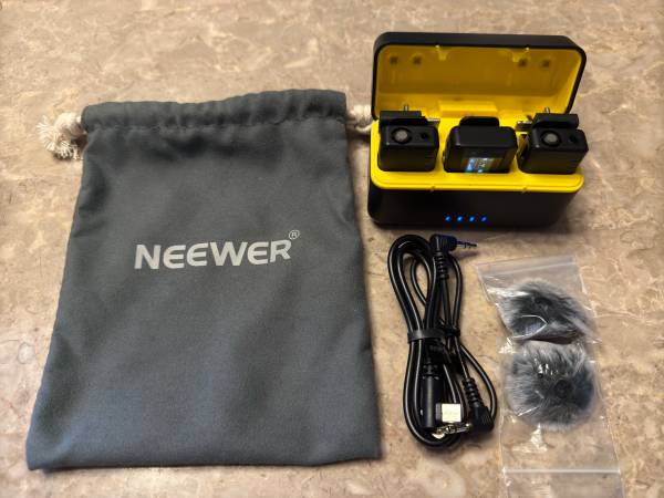 🎤 Neewer CM28 wireless lavalier microphone system 1