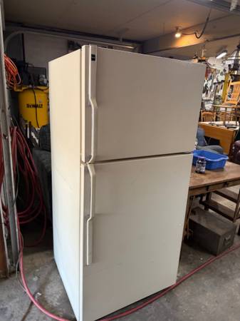 Refrigerator 1
