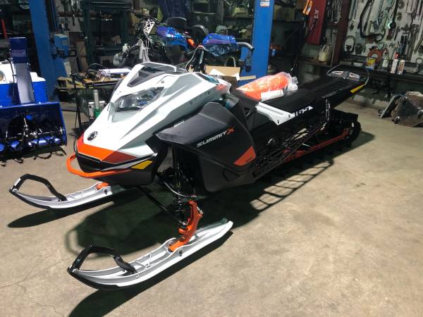 Skidoo Summit X Expert 165  850E-TEC 1