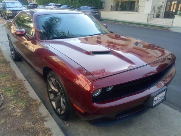 2019 Dodge Challenger SXT - $14,900 (West Los Angeles)63623826221315122