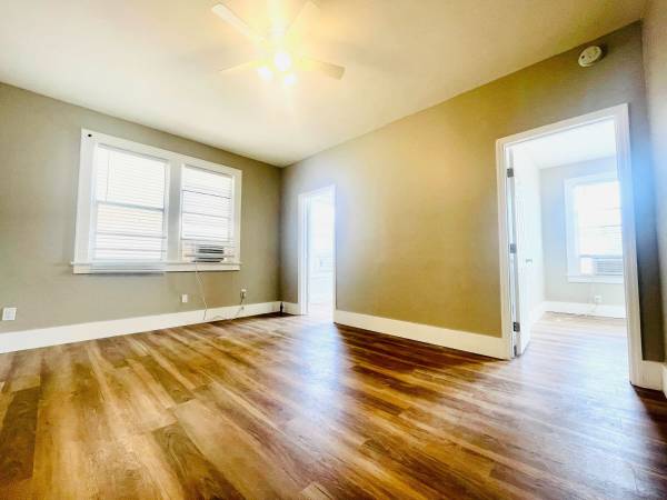 $1,600 / 2br - $1,600 / 2br - Renovated 2-Bedroom in Ormond Beach– Just 2 Blocks from (Ormond Beach)63791575563521123