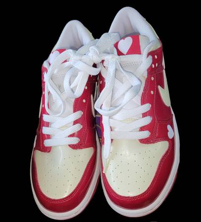 NIKE 2004 Valentines Day Dunk Low 7.5 Shoes Sneakers Heart LIKE