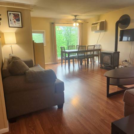 $2,500 / 2br - 900ft2 - 2 bed 2 bath condo Pet OK (Stowe VT)63784684783107122