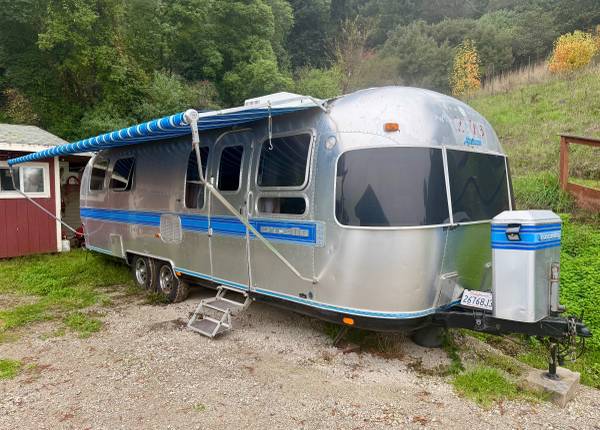 1988 AIRSTREAM TRAILER, CLEAN + COMPLETE! 1