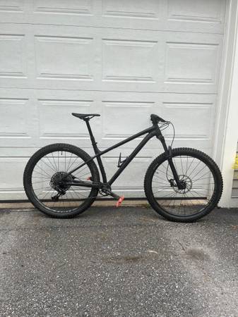 Like new! Large 2021 Specialized Fuse Comp 29 1