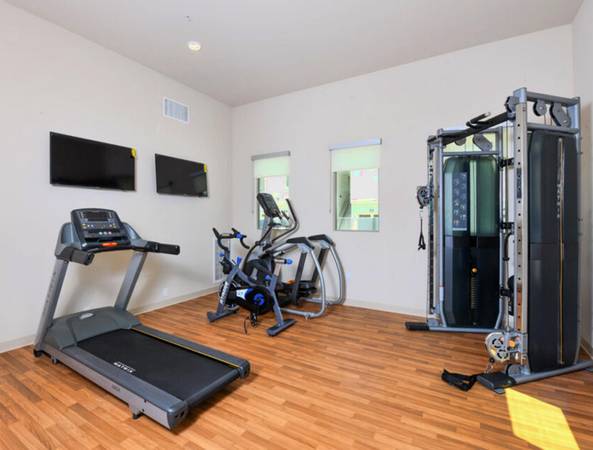 $3,045 / 2br - ¡$1000 DE AHORRO! - Diseñador 2B + Techos Abovedados, Recepción de Paquetes (Vista)63657123916675122