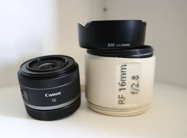 RF 16mm 2.8 STM with Hood & Case 1