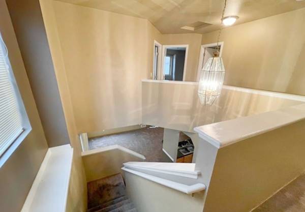 3 bedroom, 2.5 bath side by side duplex.  $1,600 1