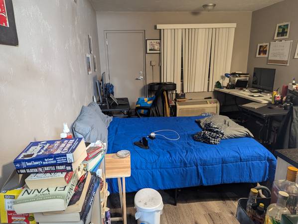 $1 Habitación para compañero (Colorado Springs)63658145946371122