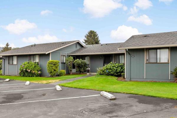 $2,095 / 2br - 800ft2 - Courtyard, Porch, Washer/Dryer, Stainless Steel Appliances (Sumner)64031311064705122