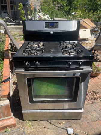 Whirlpool gas range 1
