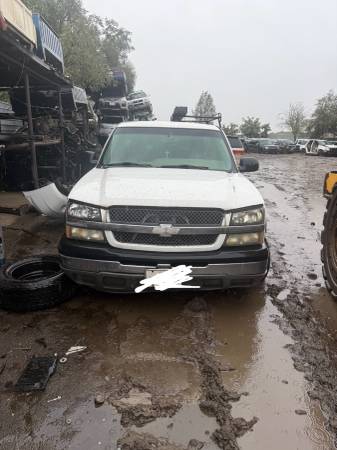 2003 Chevy Silverado 2500 6.0L Automatic transmission For part only!! 1