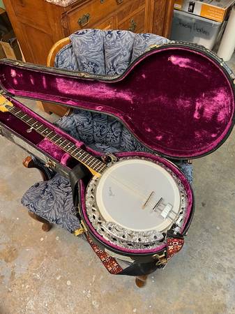 $$ PRICE DROP $$ VINTAGE FRAMUS 5-STRING BANJO WITH CASE 1