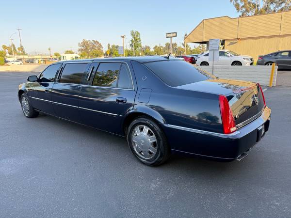 2006 Cadillac DTS Limo Presidencial. - $3,500 (San Diego)63616026444163122