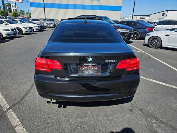 2011 BMW 3 Series 328i xDrive - $11,999 (Pre-Owned Luxury)63622882403331123