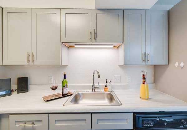 $1,400 / 1br - 536ft2 - Pet Play Area, Air Conditioning, Shaker-Style Cabinets (200 Skidmore Blvd, Gaithersburg, MD)63896392434435122