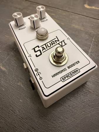 Spaceman Saturn VI Cadet Harmonic Booster - Limited White