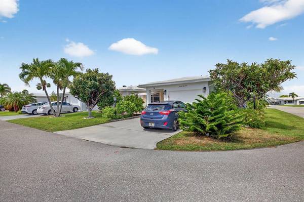 $289,900 / 2br - 1260ft2 - Two Bedroom House in Pompano Beach (Pompano Beach)64001844720897121