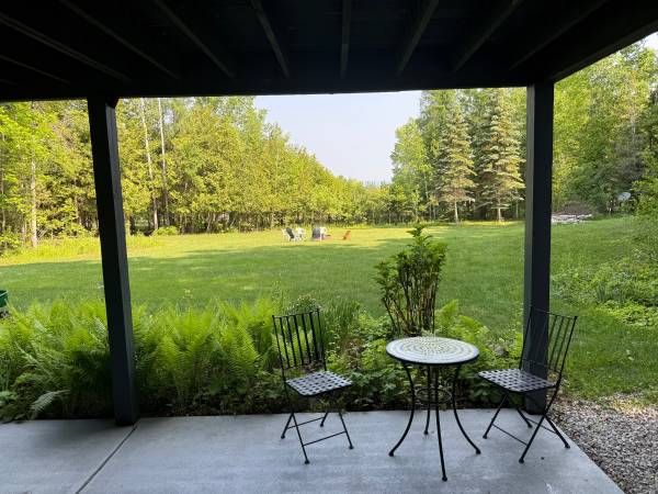 $1,195 / 1br - 1000ft2 - Private Furnished walkout  basement apartment - Petoskey (petoskey)64037724244098121