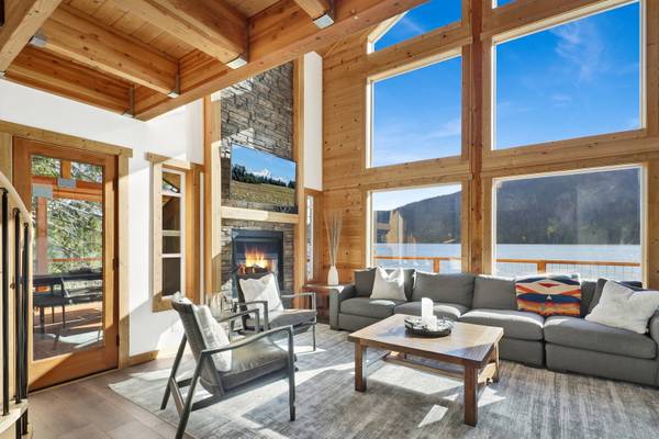 $2,425,000 / 3br - 3216ft2 - You've got to see this! Home in Leavenworth. 3 Beds, 2 Baths64213544437379123