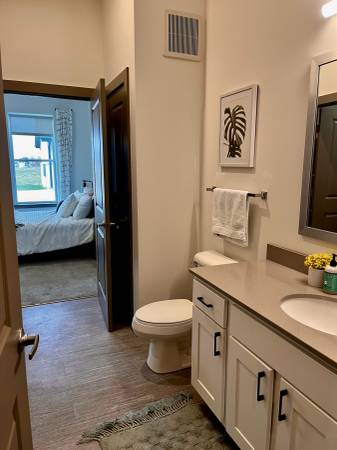 $1,656 / 1br - 870ft2 - Stop Scrolling, We Have it All!64020841966466124