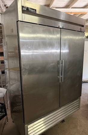 True Stainless Steel 2-Door Commercial Refrigerator – ONLINE AUCTION!! 1
