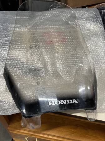 Honda Silver Wing Windshield 1